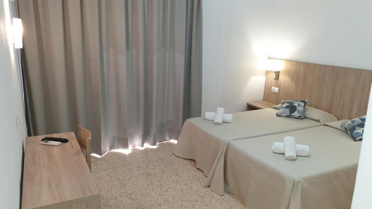 Hostal Mayol Santa Eularia des Riu Eksteriør bilde