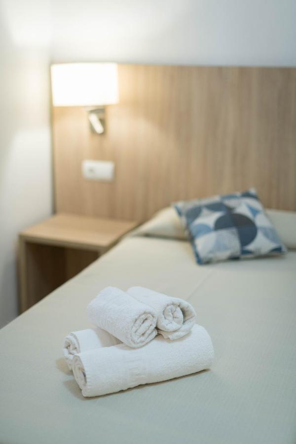 Hostal Mayol Santa Eularia des Riu Eksteriør bilde