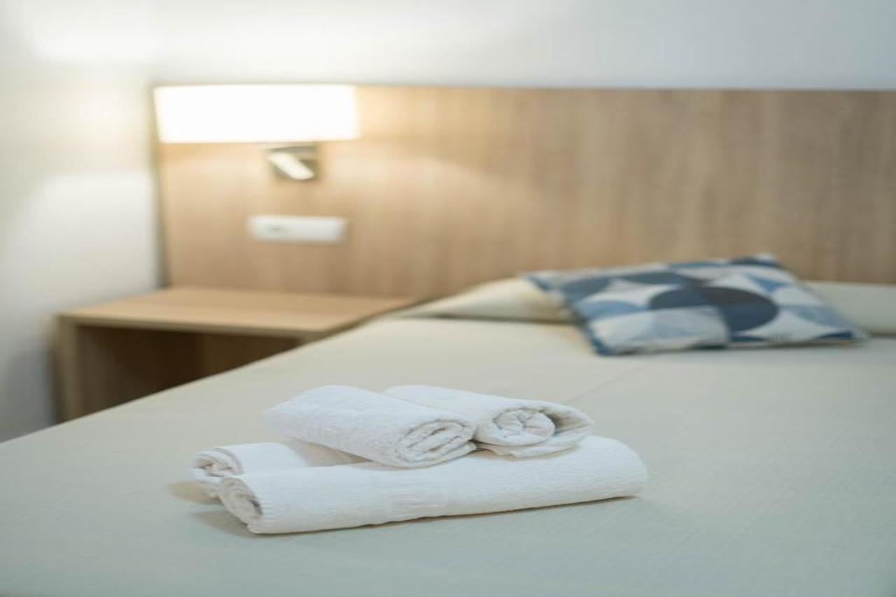 Hostal Mayol Santa Eularia des Riu Eksteriør bilde