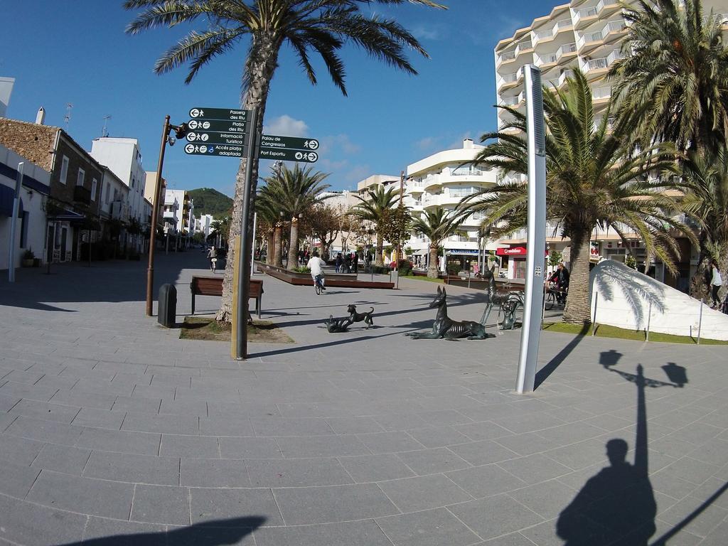 Hostal Mayol Santa Eularia des Riu Eksteriør bilde