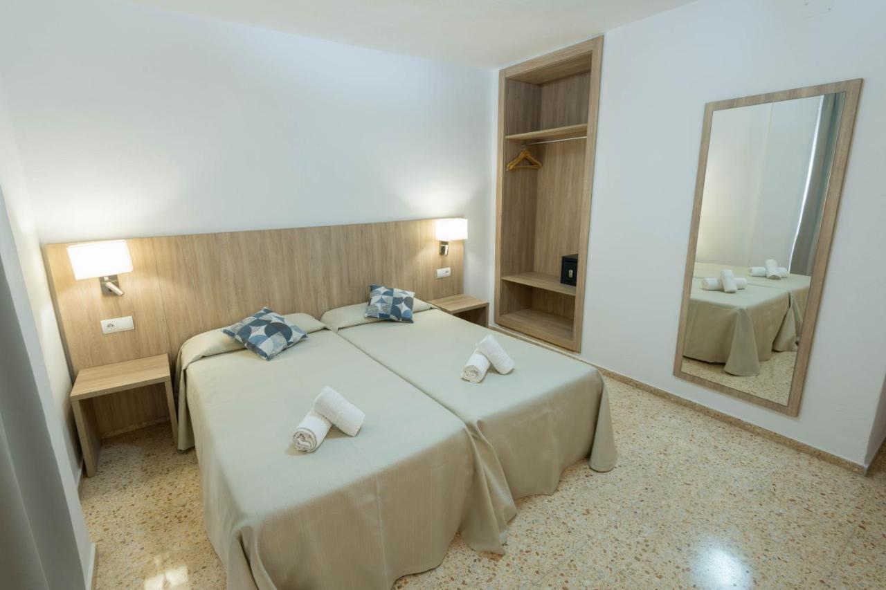 Hostal Mayol Santa Eularia des Riu Eksteriør bilde