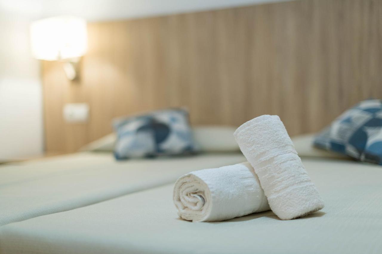 Hostal Mayol Santa Eularia des Riu Eksteriør bilde
