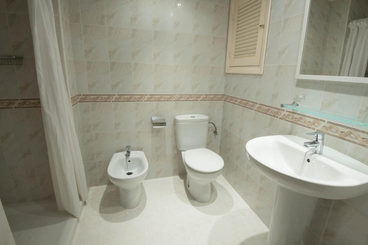 Hostal Mayol Santa Eularia des Riu Eksteriør bilde
